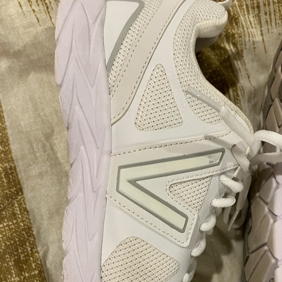 Vionic White Women's Sneakers 8 - Picture 3 of 8